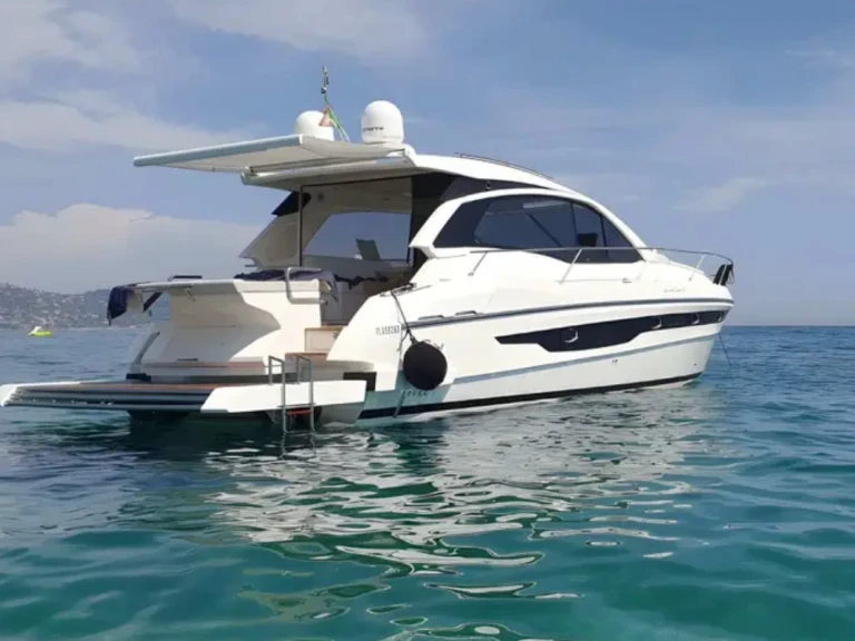 Rio Yachts 44 Sport Coupé te huur van particulier of professional in Port des Marines de Cogolin