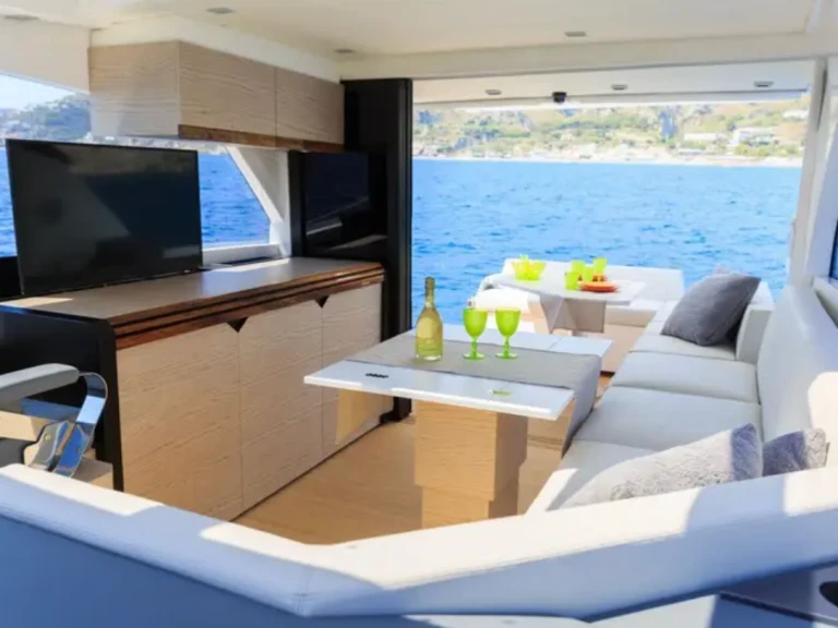 Jachthuur in Port des Marines de Cogolin - Rio Yachts 44 Sport Coupé via SamBoat