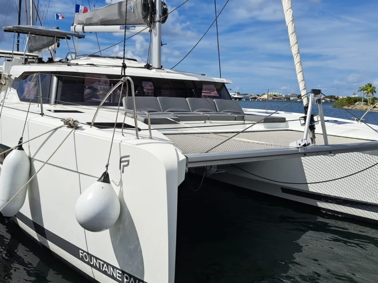 Fountaine Pajot Astréa 42 (6 cab.) te huur van particulier of professional in Bormes-les-Mimosas