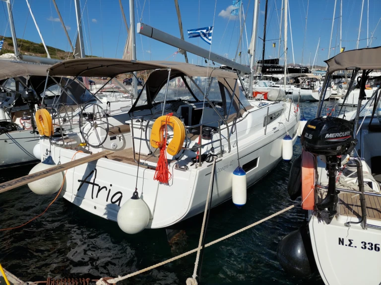 Bénéteau Oceanis 40.1 (3 double and 1 bunk beds) te huur van particulier of professional in Plataniás