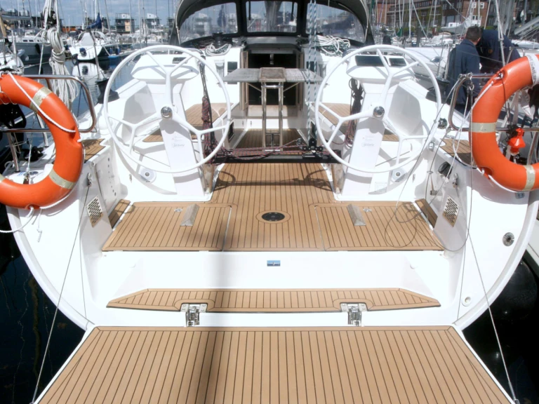 Huur een Bavaria Cruiser 41S in Heiligenhafen