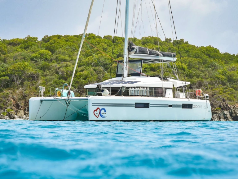 Bootverhuur Frenchman's Cay goedkoop OUI CHERIE 