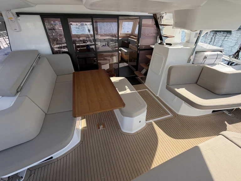 Bootverhuur Fountaine Pajot Fountaine Pajot FP 44 Maestro - 3 cab. in Palma de Mallorca via SamBoat