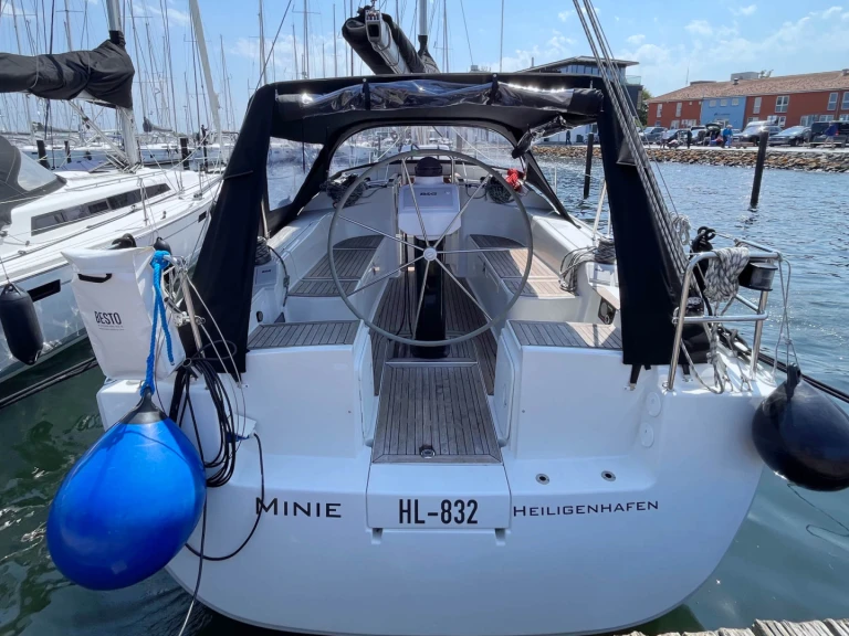 Huur een Hanse Hanse 370 in Heiligenhafen