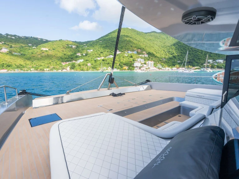 Moon Yacht Moon Shadow te huur van particulier of professional in Road Town