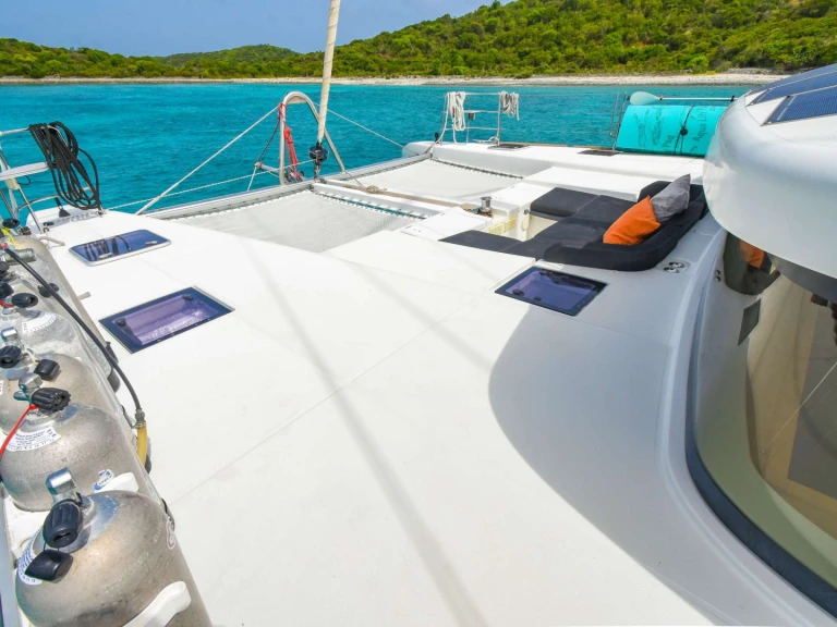 Jachthuur in Frenchman's Cay - Lagoon OUI CHERIE  via SamBoat