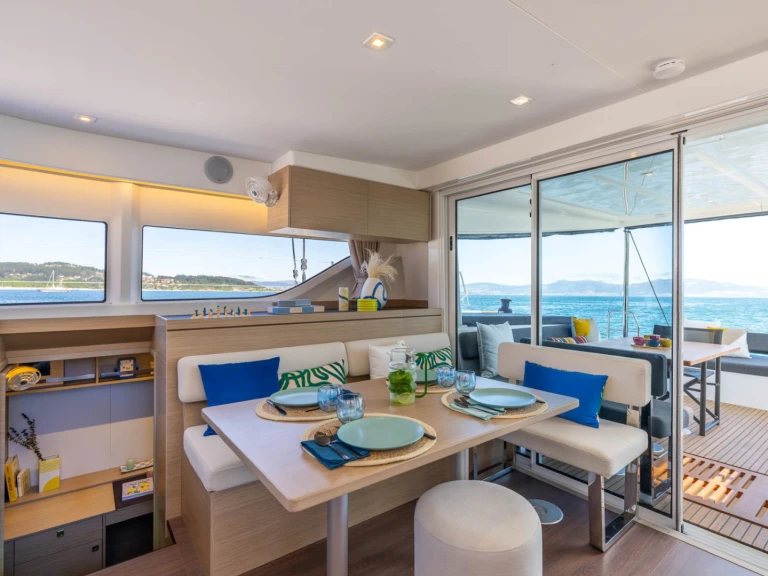 Verhuur Catamaran Lagoon met vaarbewijs