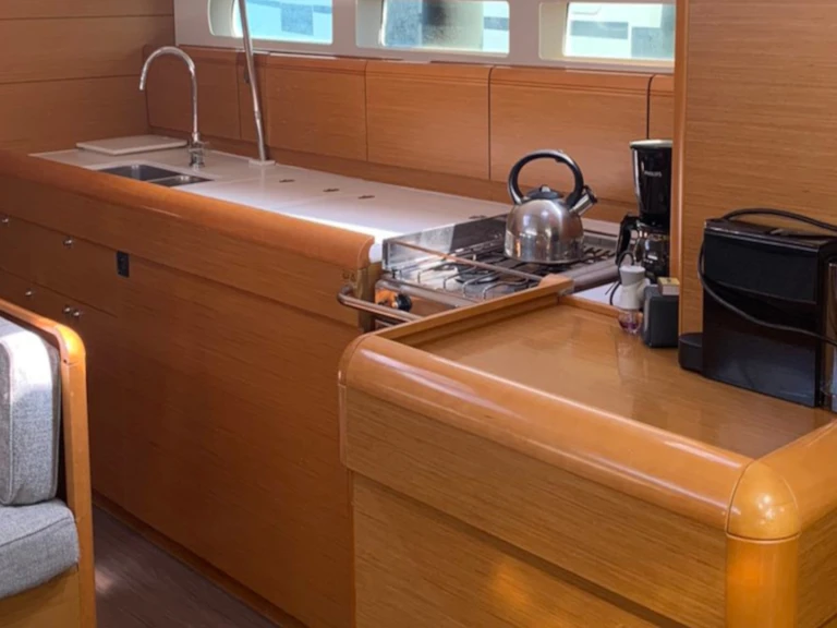 Verhuur Zeilboot in Plataniás - Jeanneau Sun Odyssey 519 (AC, Gen)