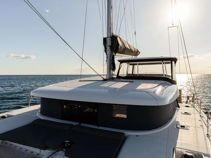 Verhuur Catamaran Lagoon met vaarbewijs