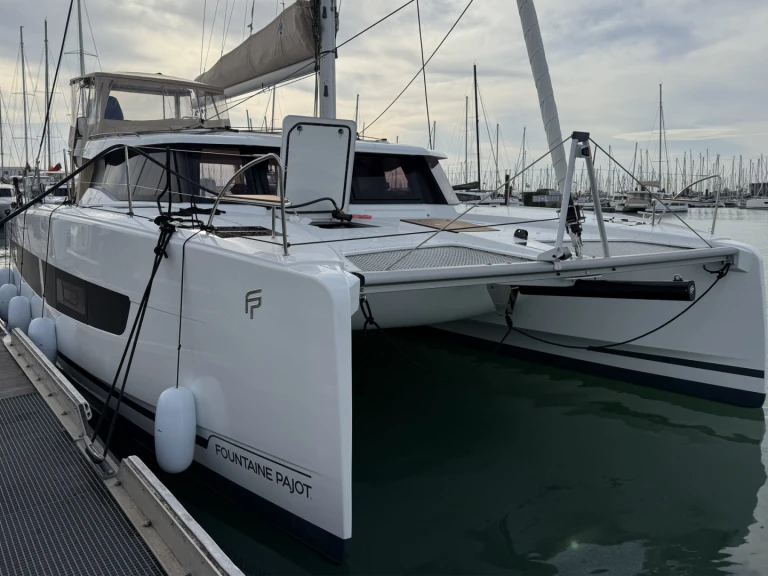 Verhuur Catamaran Fountaine Pajot met vaarbewijs