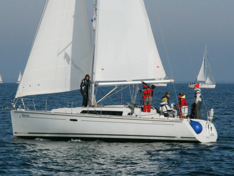 Huur een Bénéteau Oceanis 37 in Flensburg