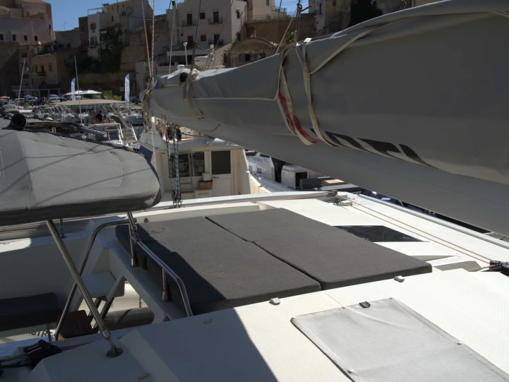 Huur een Fountaine Pajot Fountaine Pajot Astréa 42 (Wm-Ac in dinette-Gen-Sol.Pan) in Castellammare del Golfo