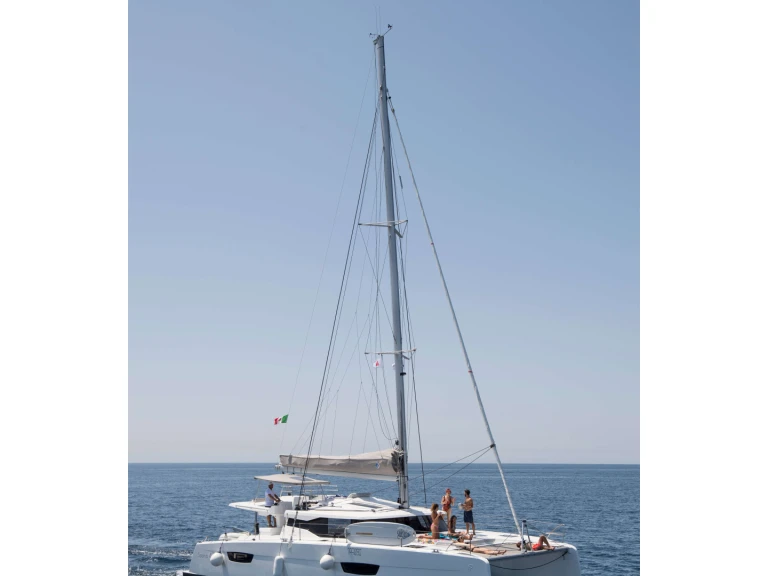 Bootverhuur Fountaine Pajot Fountaine Pajot Saona 47 (Wm-AC-Gen-Sol.Pan) in Castellammare del Golfo via SamBoat