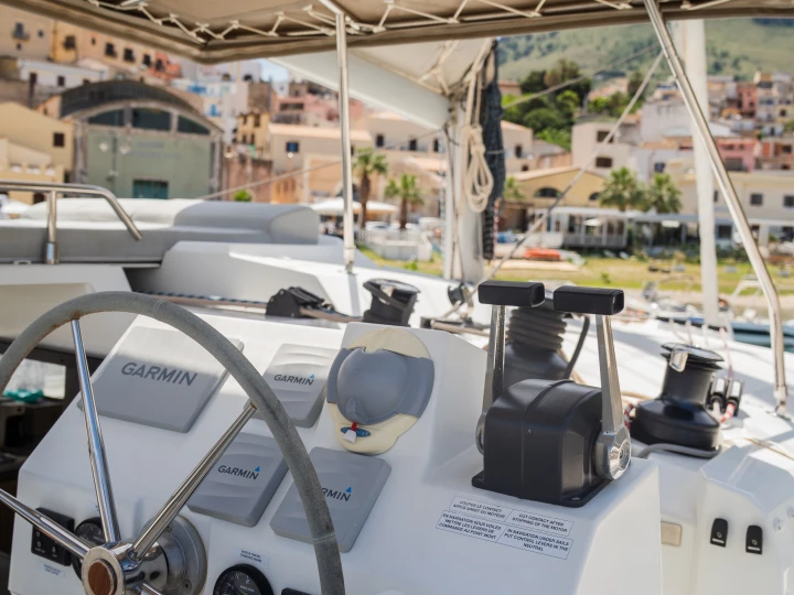 Jachthuur in Castellammare del Golfo - Fountaine Pajot Fountaine Pajot Saona 47 (Wm-AC-Gen-Sol.Pan) via SamBoat