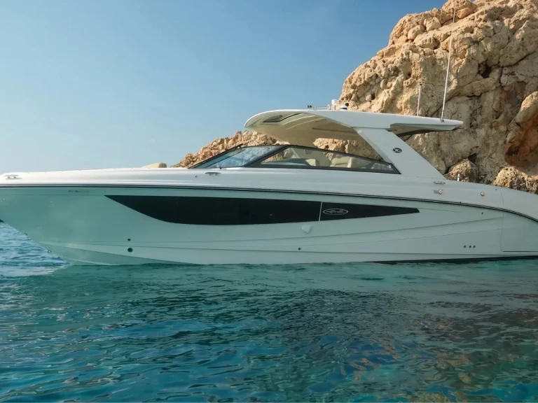 Sea Ray SLX 400 te huur van particulier of professional in Ayia Napa Marina
