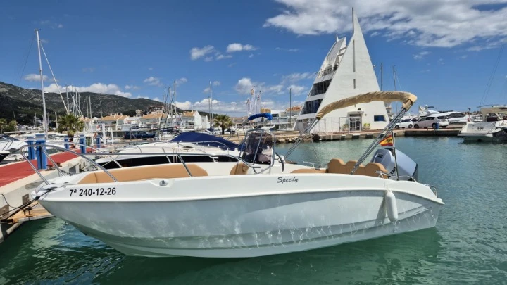 Cayman 585 te huur van particulier of professional in Cala Galdana