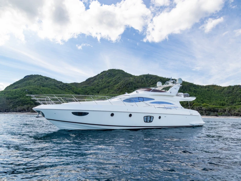 Bootverhuur Azimut Azimut 68 E in Eden Island via SamBoat