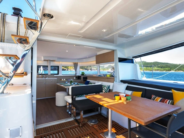 Verhuur Catamaran Lagoon met vaarbewijs