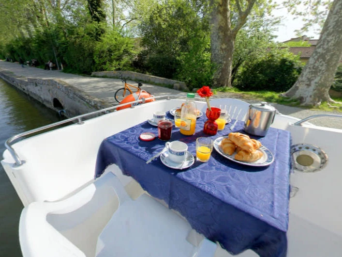 Motorboot te huur in Saint-Gilles du Gard voor de beste prijs