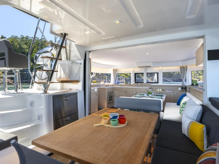 Verhuur Catamaran Lagoon met vaarbewijs