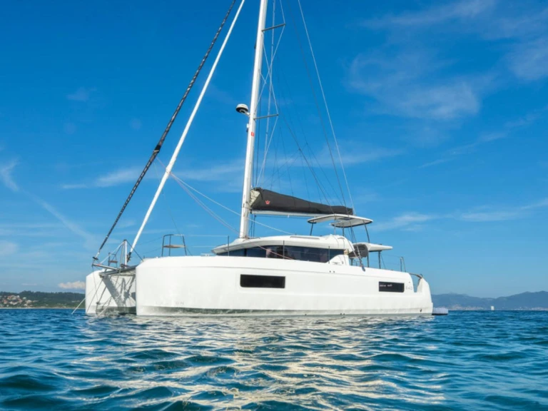 Bootverhuur Bonifacio goedkoop Lagoon 43