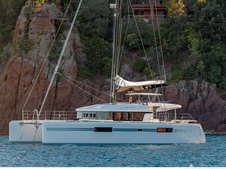 Verhuur Catamaran Lagoon met vaarbewijs
