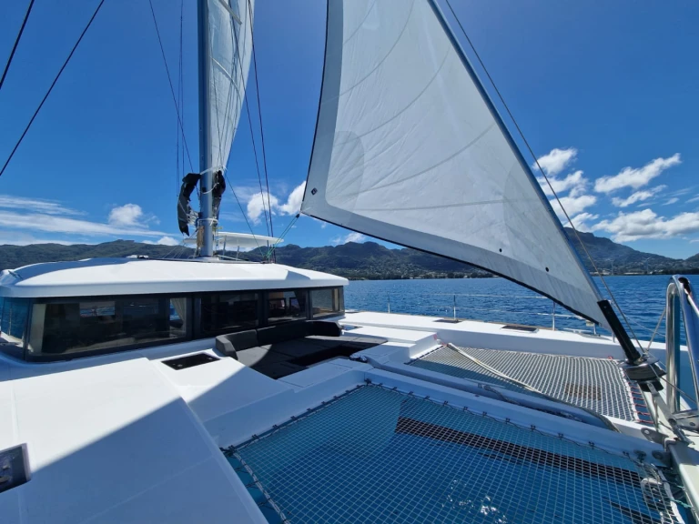 Verhuur Catamaran in Bonifacio - Lagoon Lagoon 52