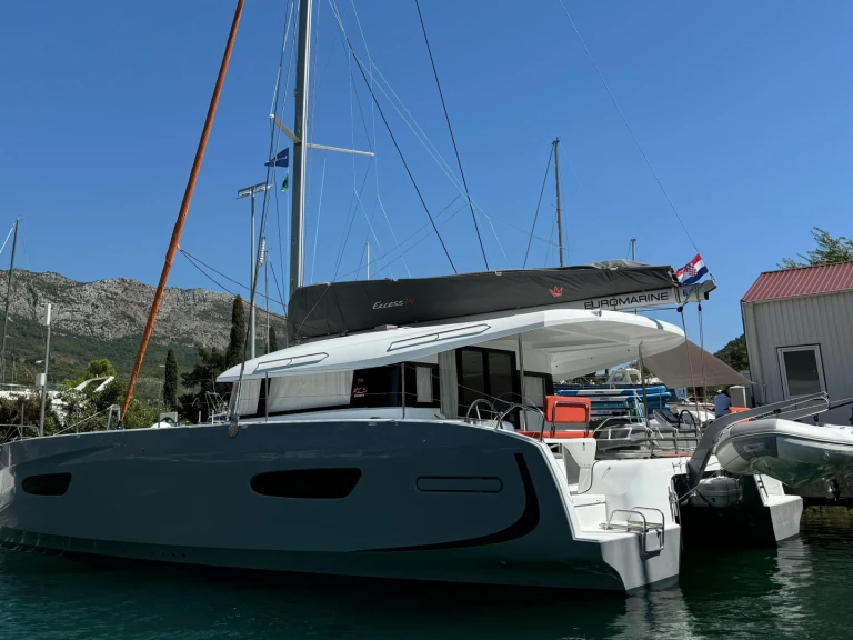 Excess Excess 14 te huur van particulier of professional in Split