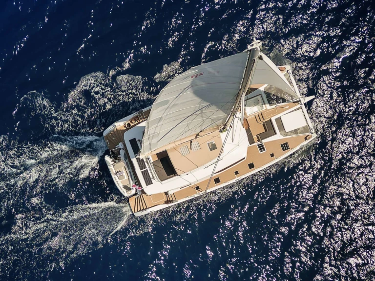 Bootverhuur Fountaine Pajot Alegria 67 in Mahón via SamBoat