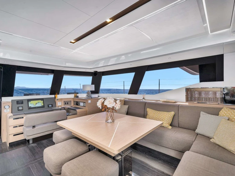 Verhuur Catamaran Fountaine Pajot met vaarbewijs