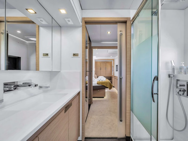 Verhuur Catamaran Fountaine Pajot met vaarbewijs