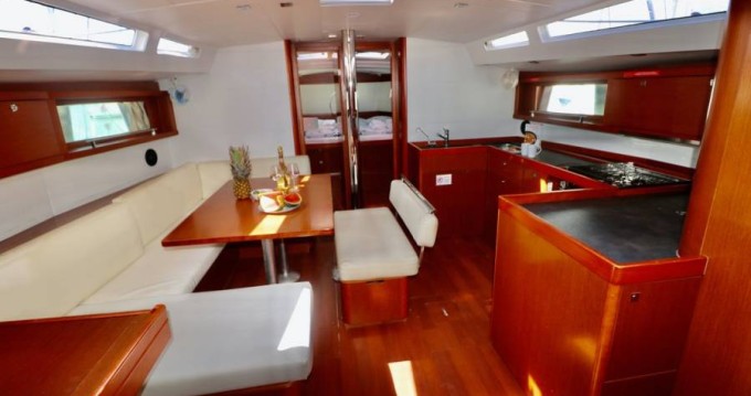 Huur een Bénéteau Oceanis 48 in Cannigione