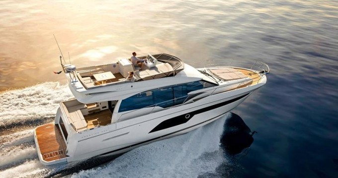 Bootverhuur Prestige Prestige 520 Fly in Port de Bormes-les-Mimosas via SamBoat
